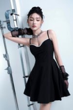 Shadow Waltz - Hình ảnh 4